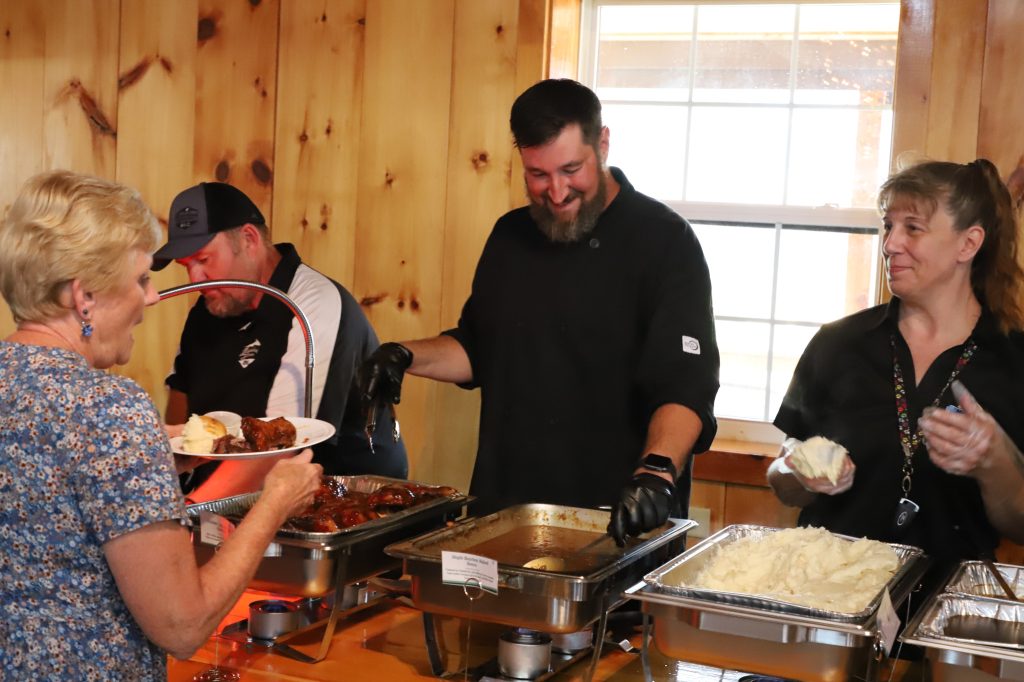 Foundation's Farm-To-Table Dinner Raises $27,000 for Students and