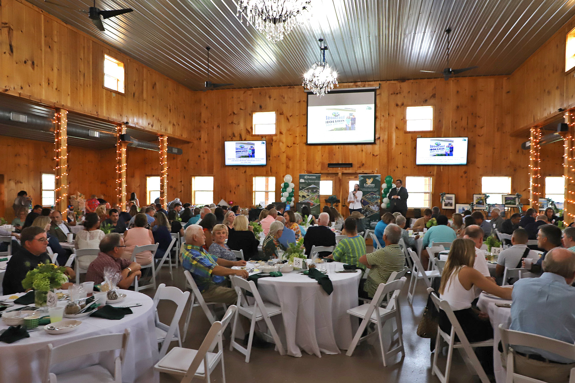 Foundation's Farm-To-Table Dinner Raises $27,000 for Students and